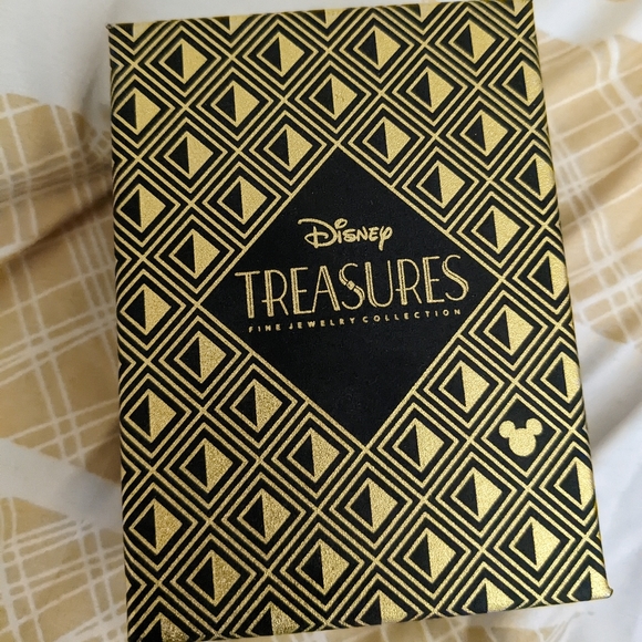 Disney treasures fantasia necklace - Picture 3 of 3